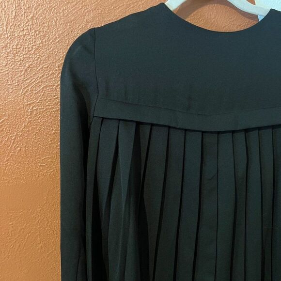 H&M long sleeve black dress swing style fitted sleeve pleated button down size 2 - Picture 7 of 7